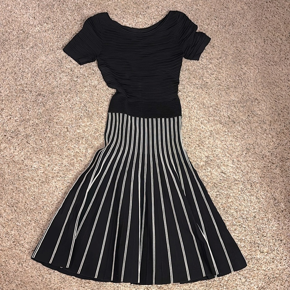 BCBG Max Azria 
Size 4 dress
Black and white